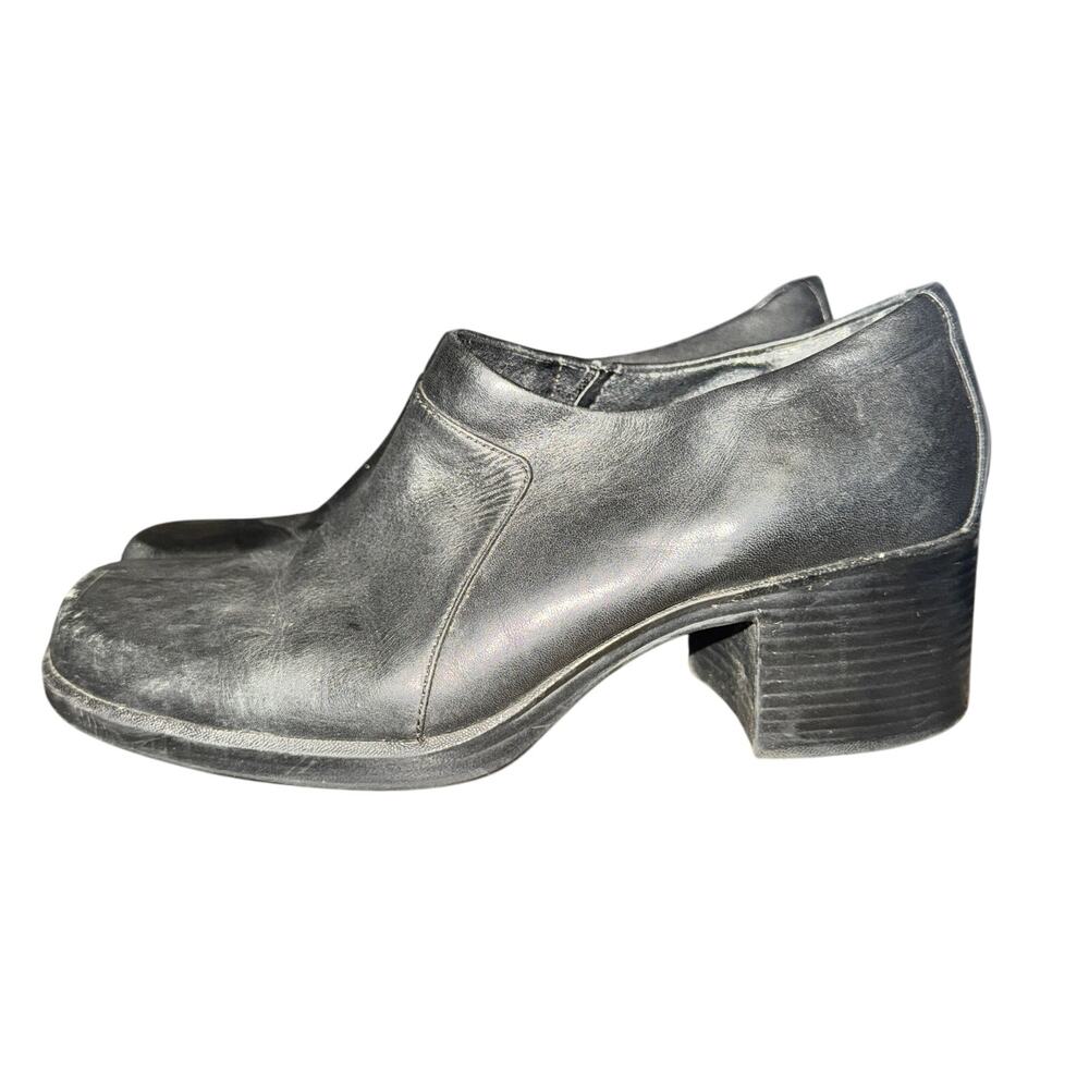 Clarks Heeled Loafers Women's Size 9 M Black Leather Slip On Shoe Square Toe